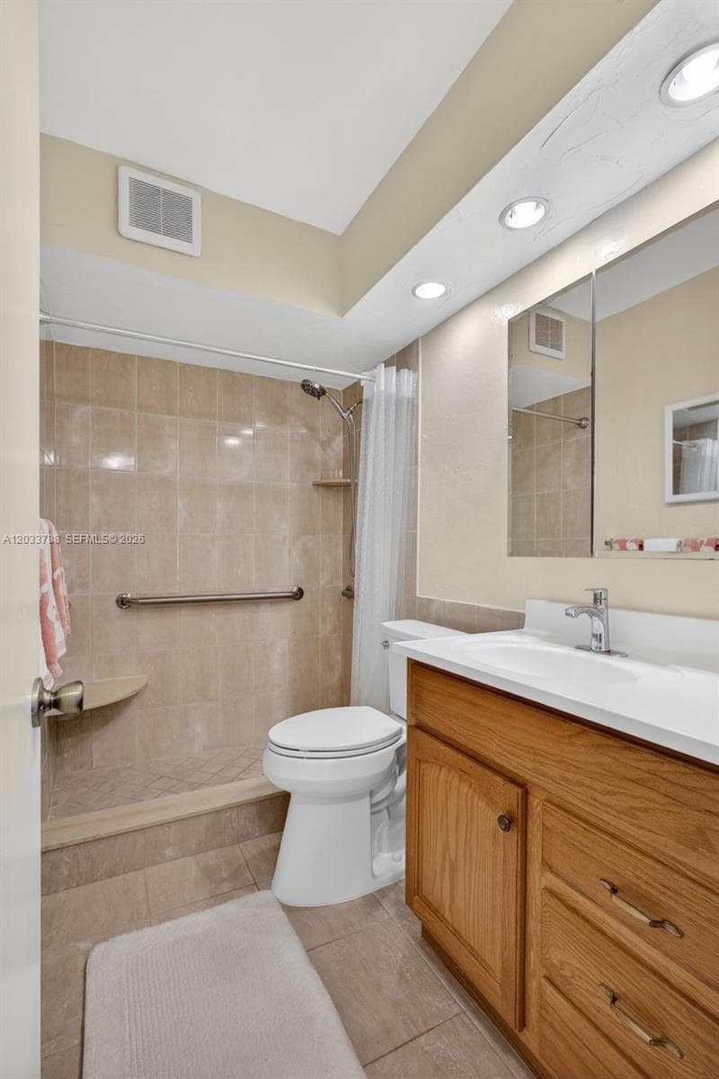 112 Doolen Ct 306 photo 16