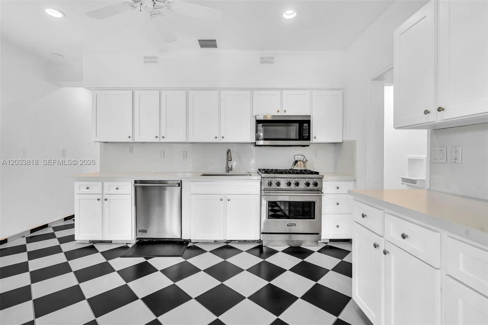 924 Belle Meade Island Dr . photo 19