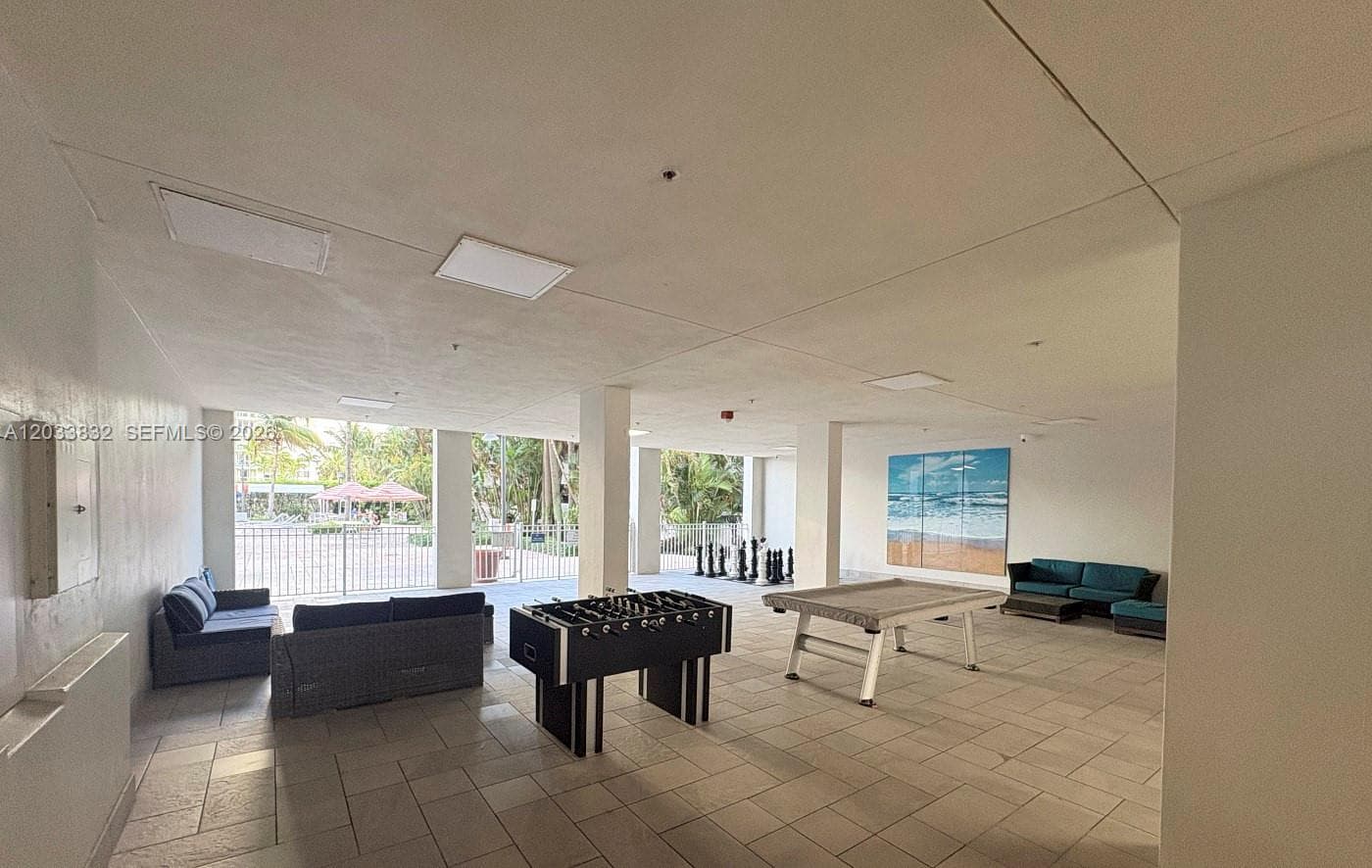 19380 Collins Ave 827 photo 18