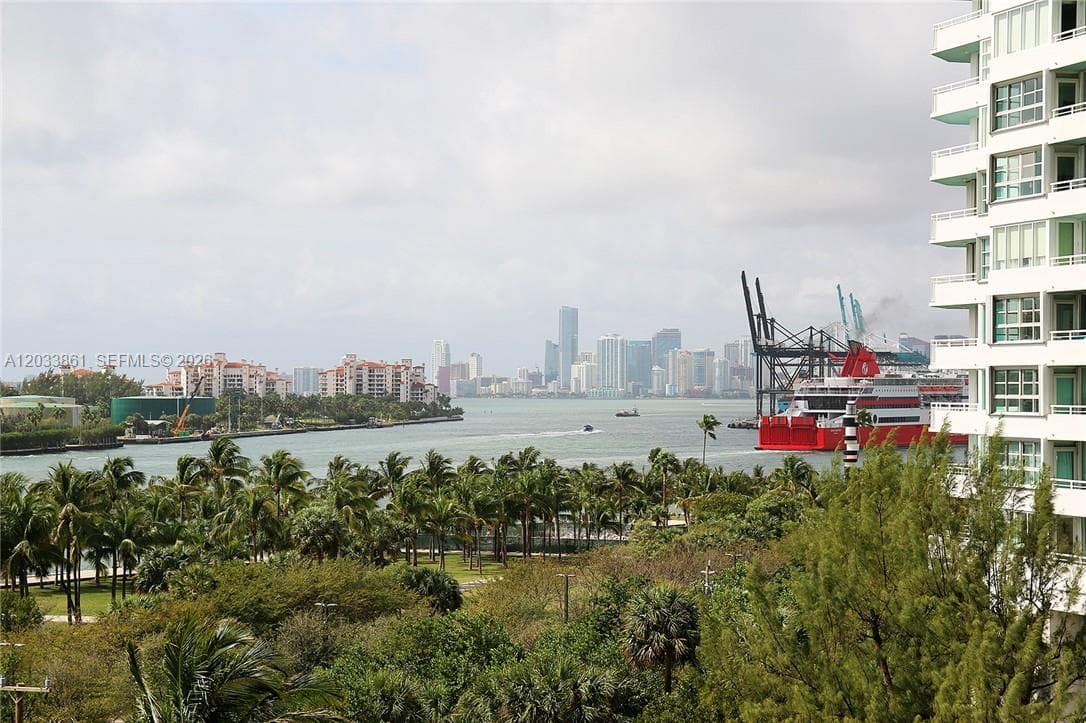 100 S Pointe Dr 601 photo 1
