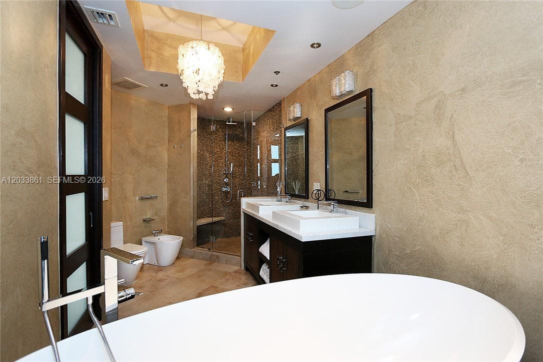 100 S Pointe Dr 601 photo 15