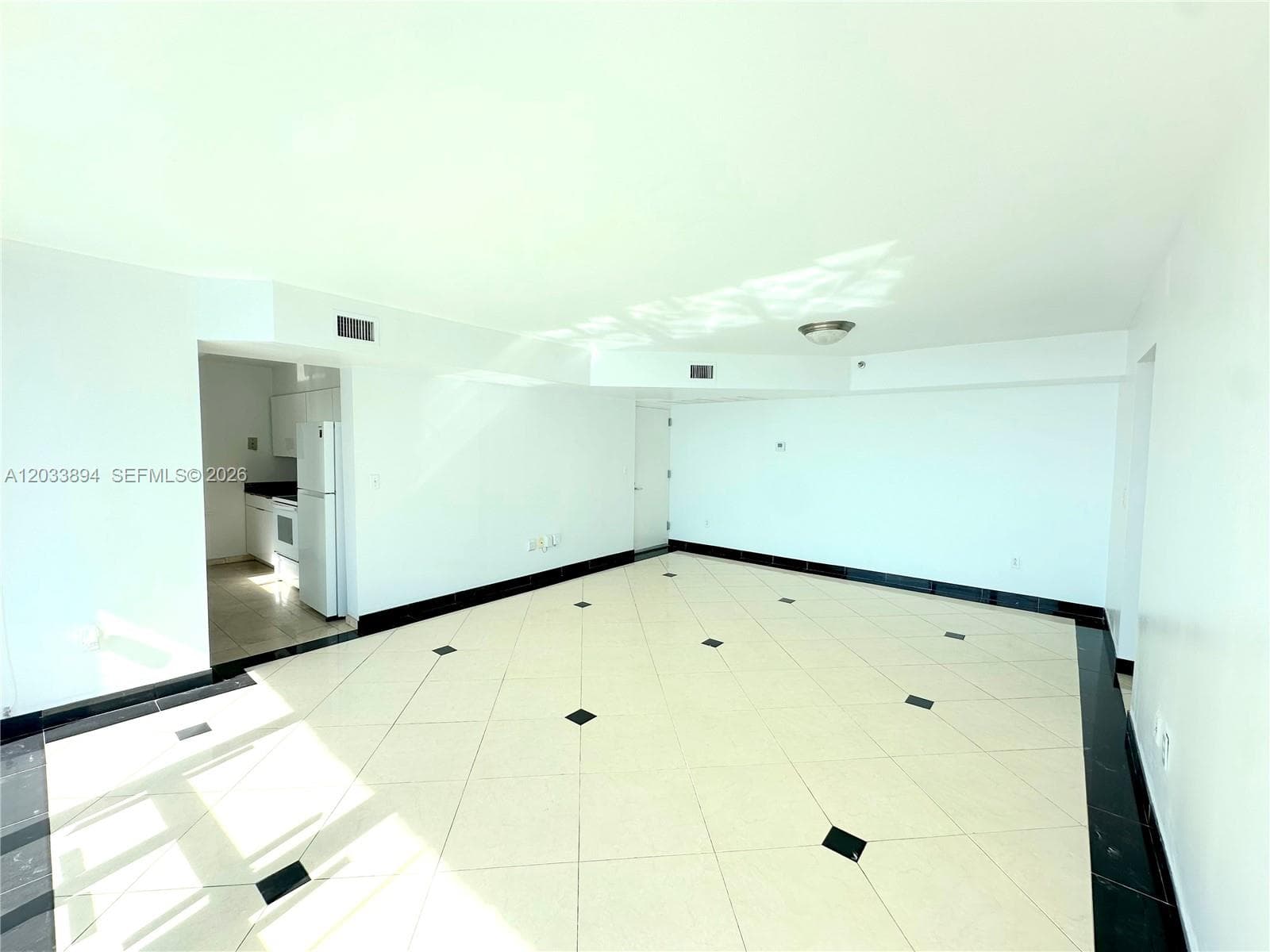 5900 Collins Ave 906 photo 3
