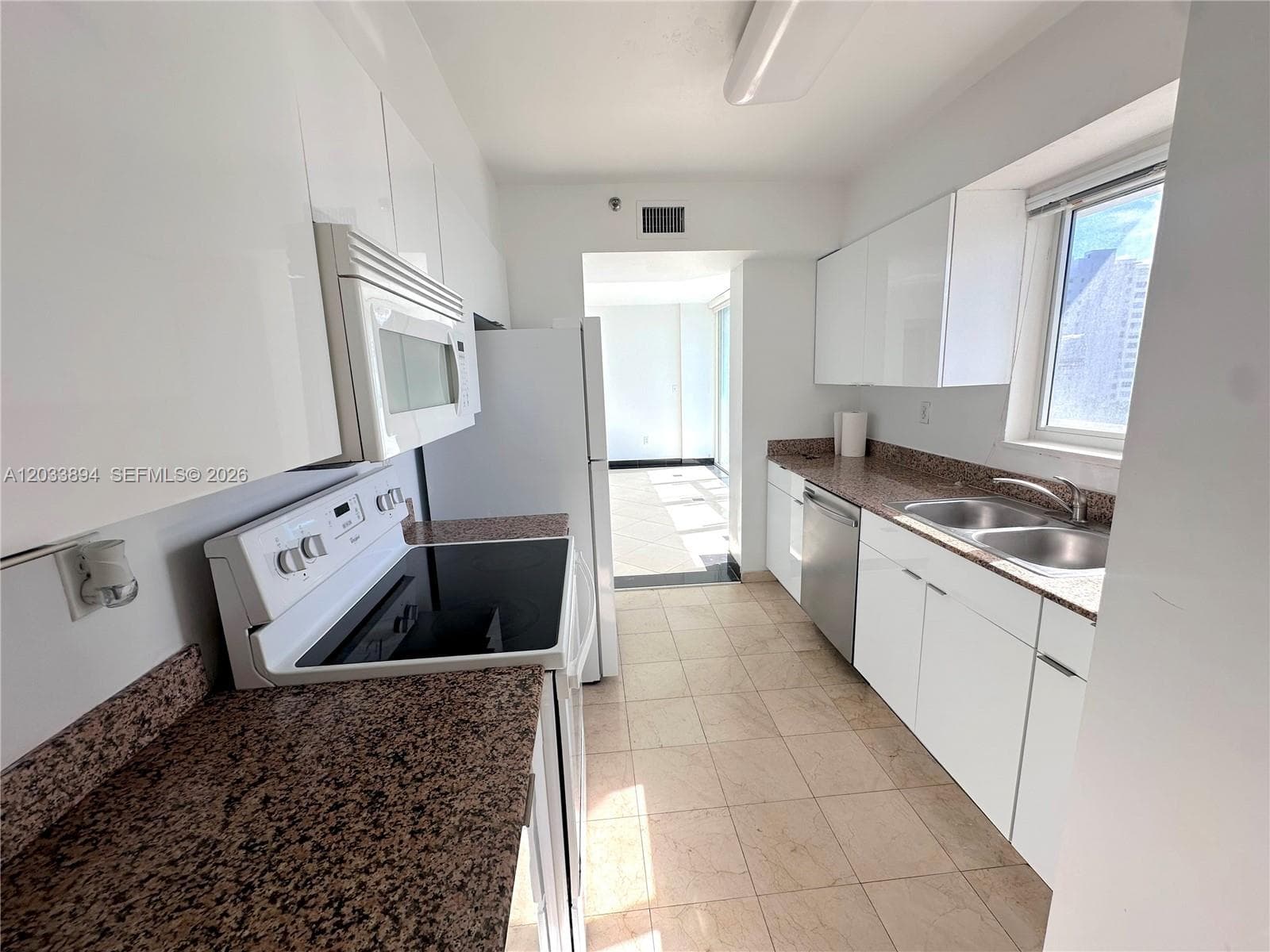 5900 Collins Ave 906 photo 5