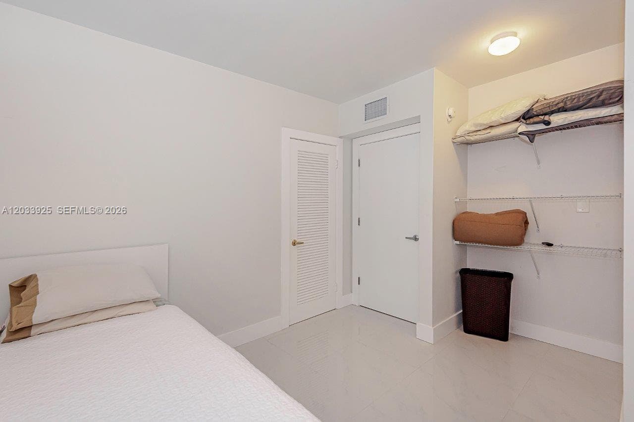 2301 Collins Ave 1416 photo 17