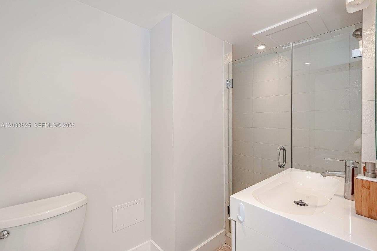2301 Collins Ave 1416 photo 12