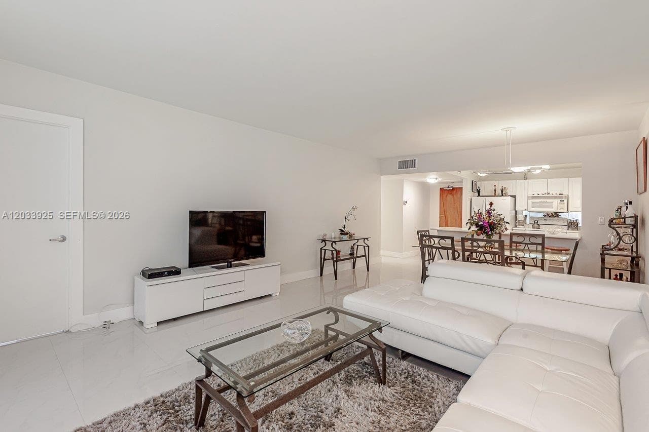 2301 Collins Ave 1416 photo 7