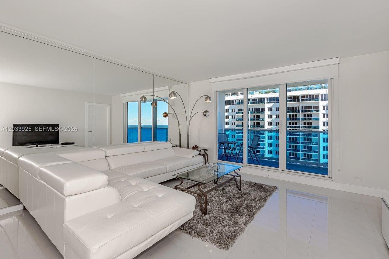 2301 Collins Ave 1416 photo 4