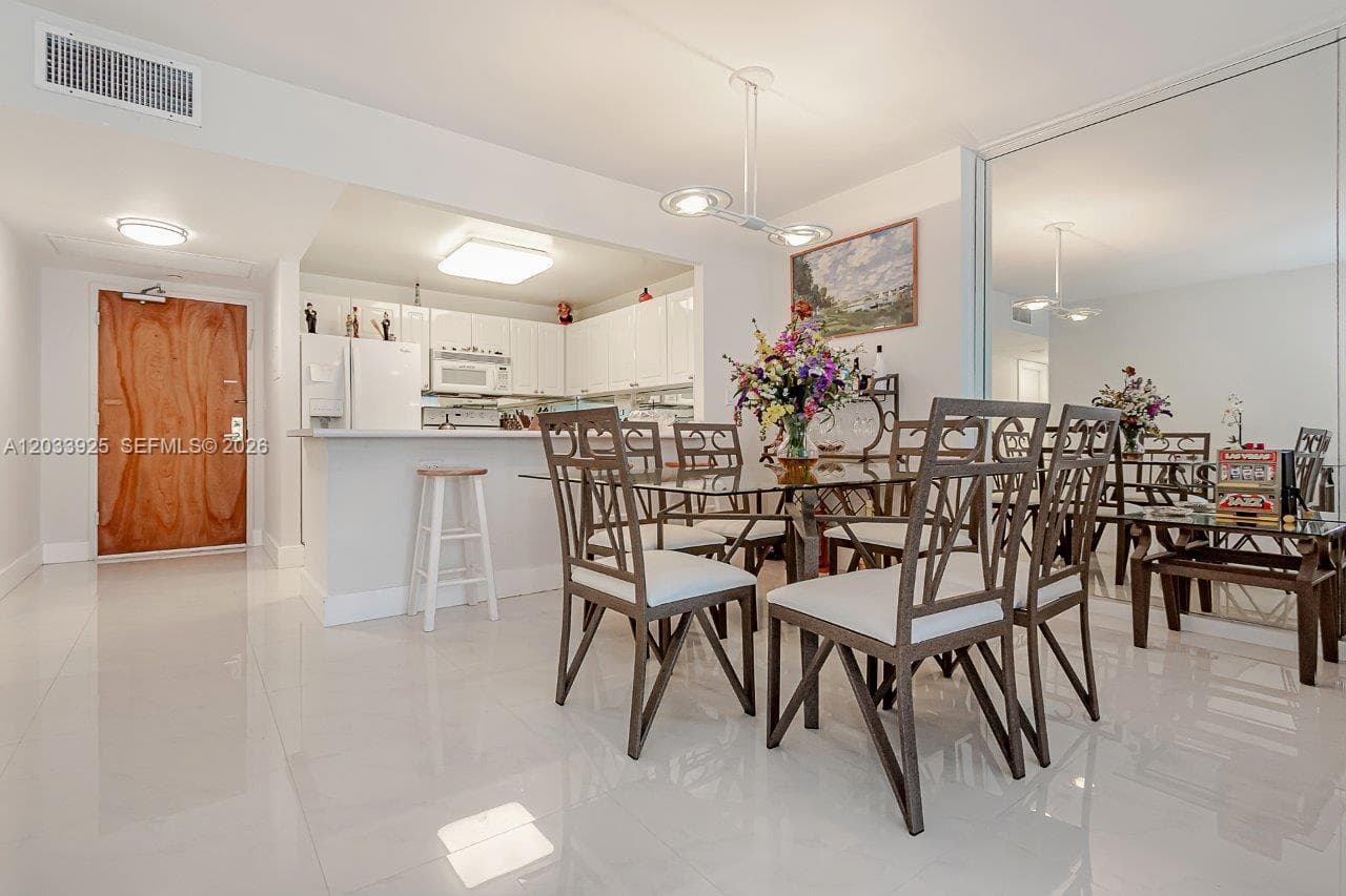 2301 Collins Ave 1416 photo 8