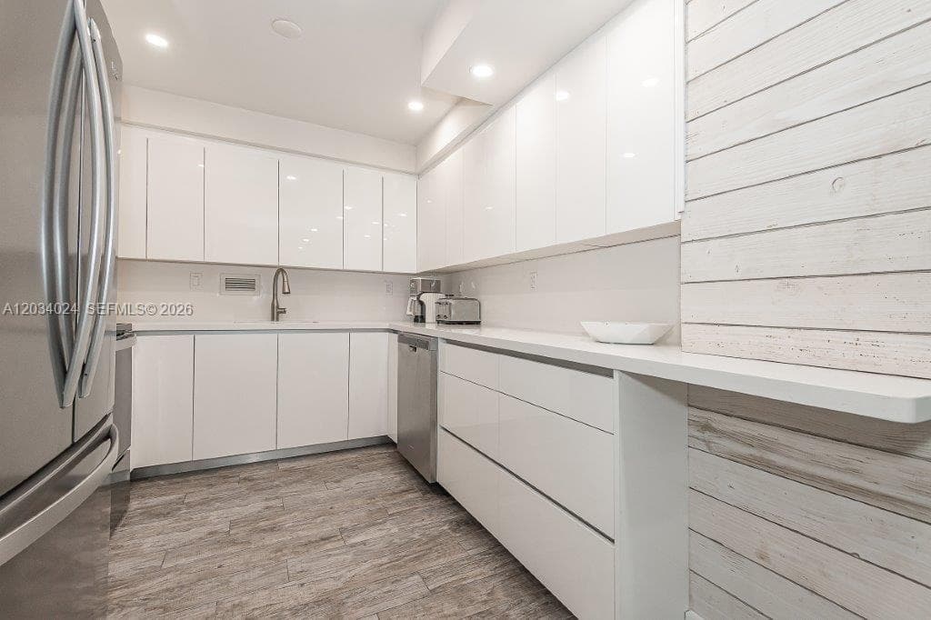 2301 Collins Ave 926 photo 12