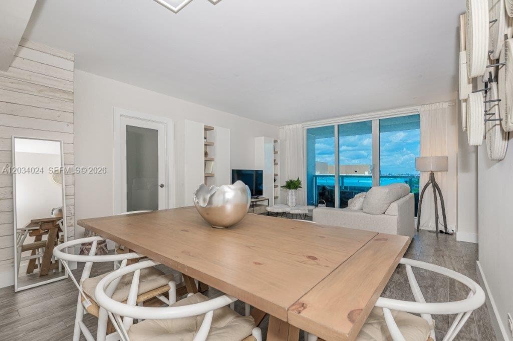 2301 Collins Ave 926 photo 3