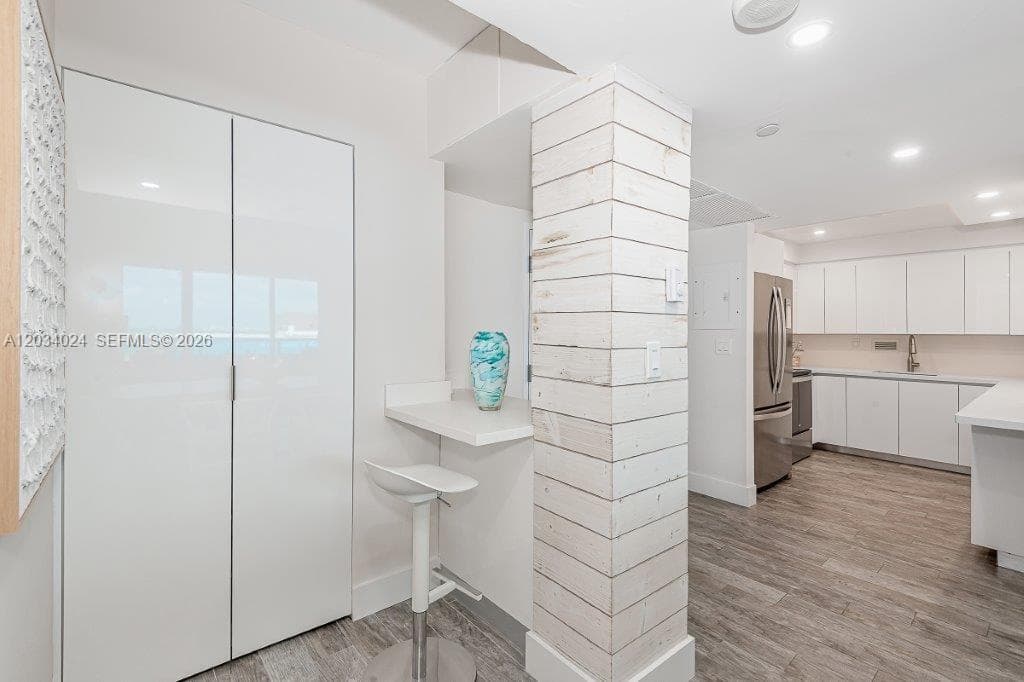 2301 Collins Ave 926 photo 11