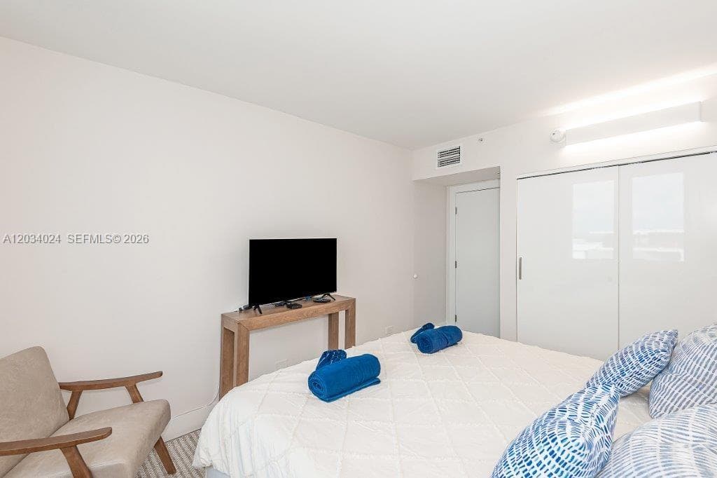 2301 Collins Ave 926 photo 19