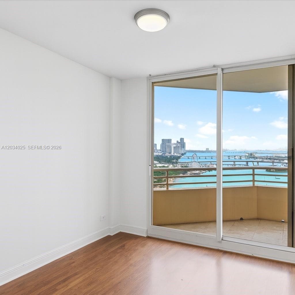 888 Brickell Key 2510 photo 17