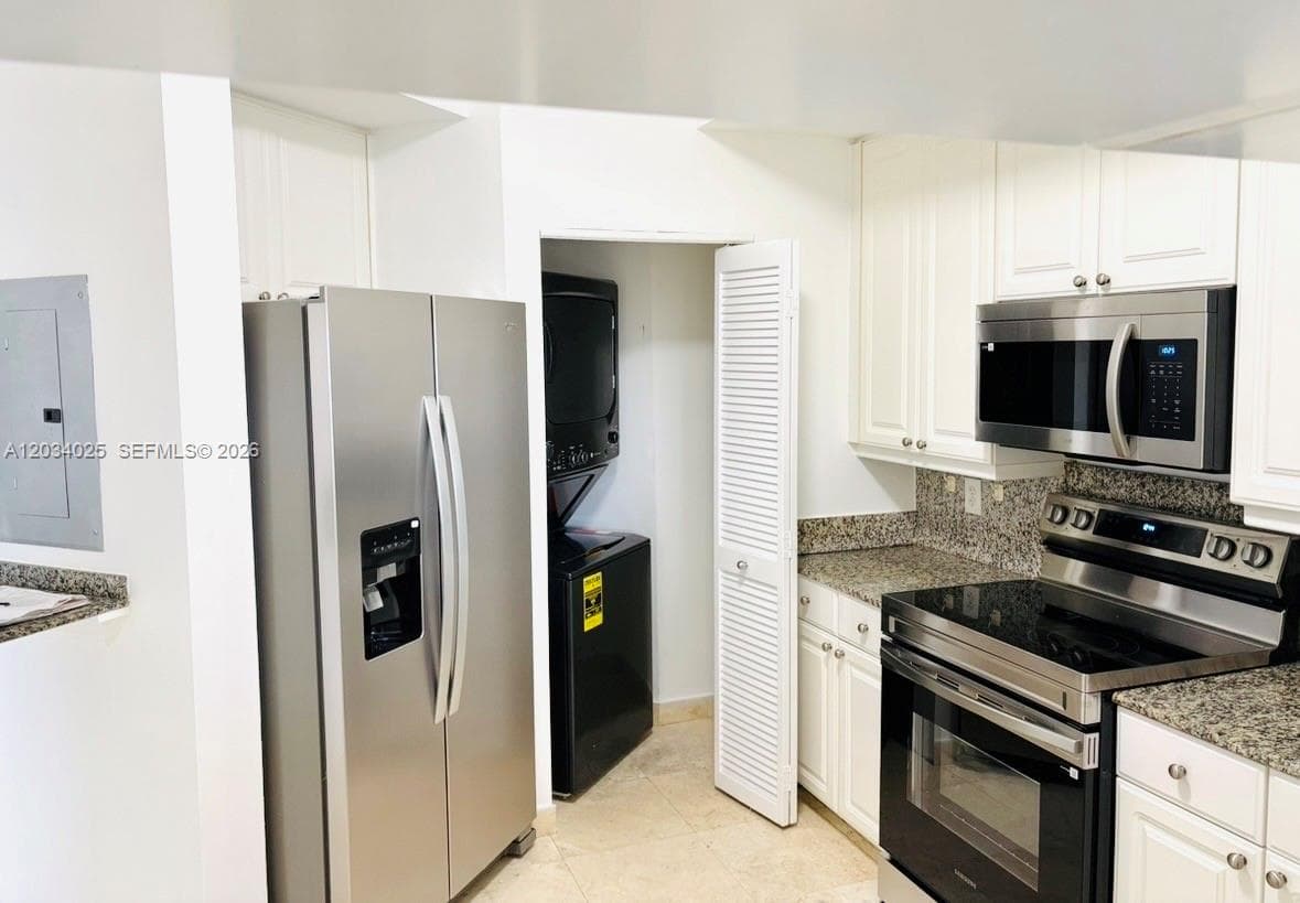 888 Brickell Key 2510 photo 22
