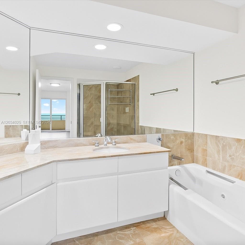 888 Brickell Key 2510 photo 15