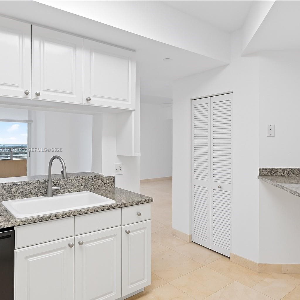 888 Brickell Key 2510 photo 21