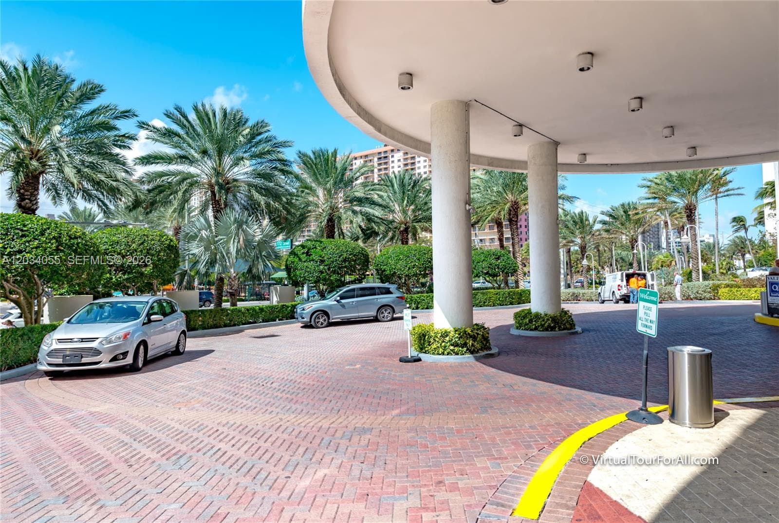 17201 Collins Ave 1508 photo 2