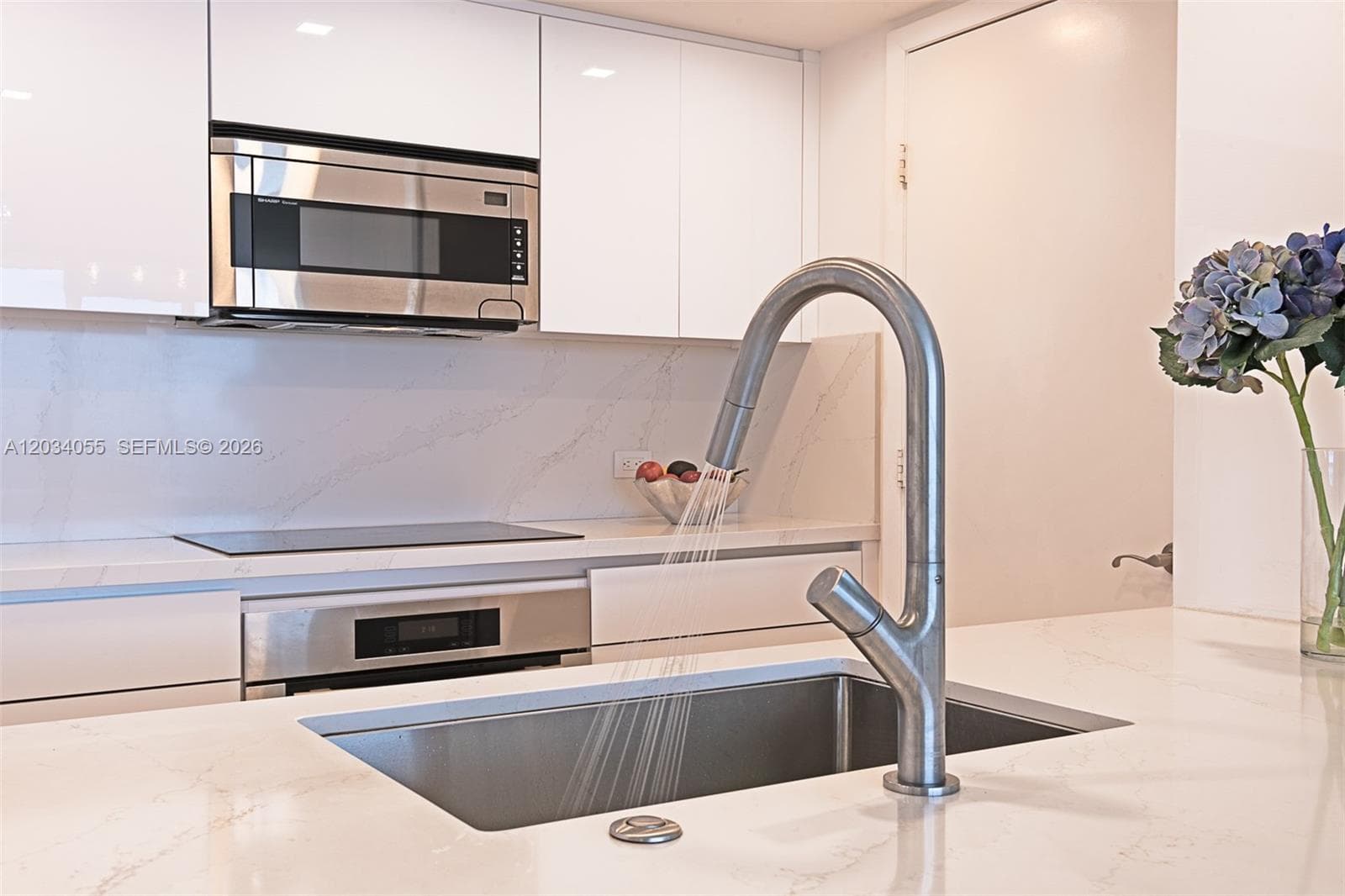 17201 Collins Ave 1508 photo 8