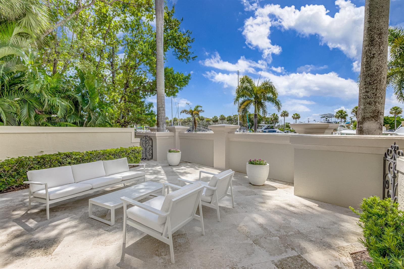 27 Marina Gardens Drive photo 16