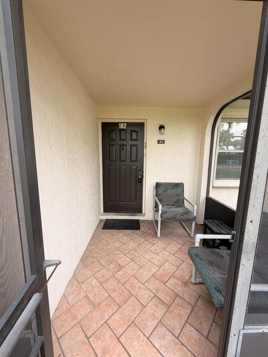 182 Lake Susan Lane photo 3