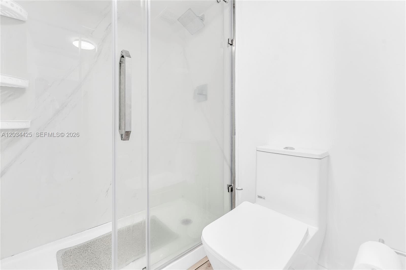 300 Bayview Dr 214 photo 15