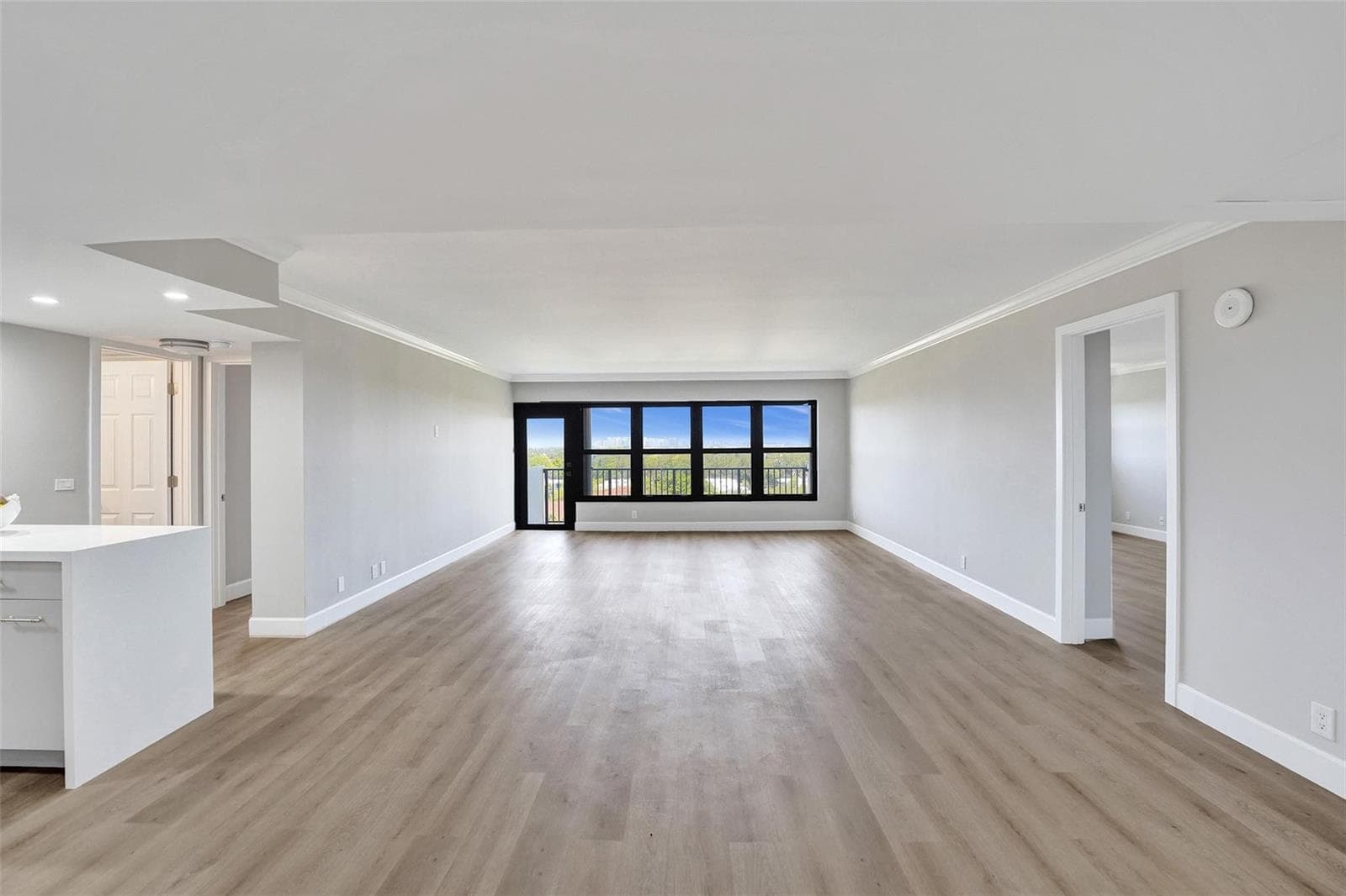 3200 Port Royale Drive N 905 photo 5