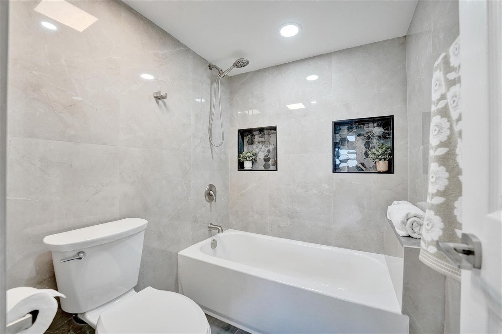 3200 Port Royale Drive N 905 photo 20