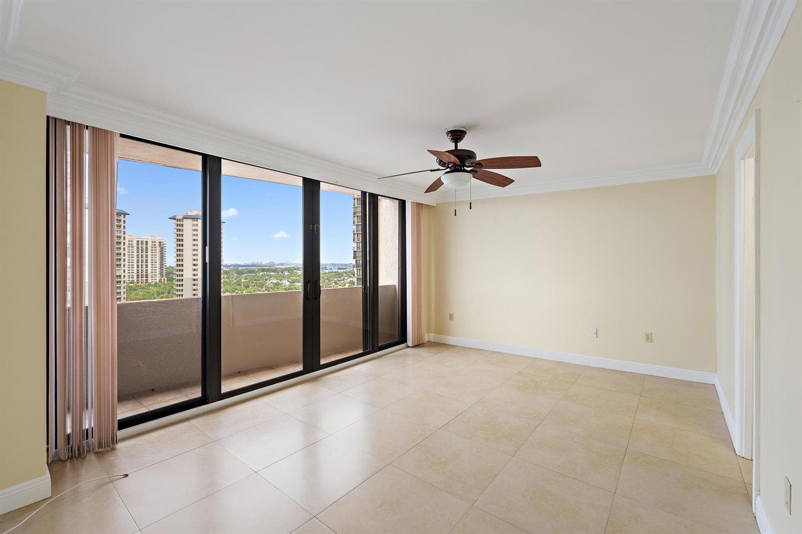 4200 N Ocean Drive 1-1404 photo 13