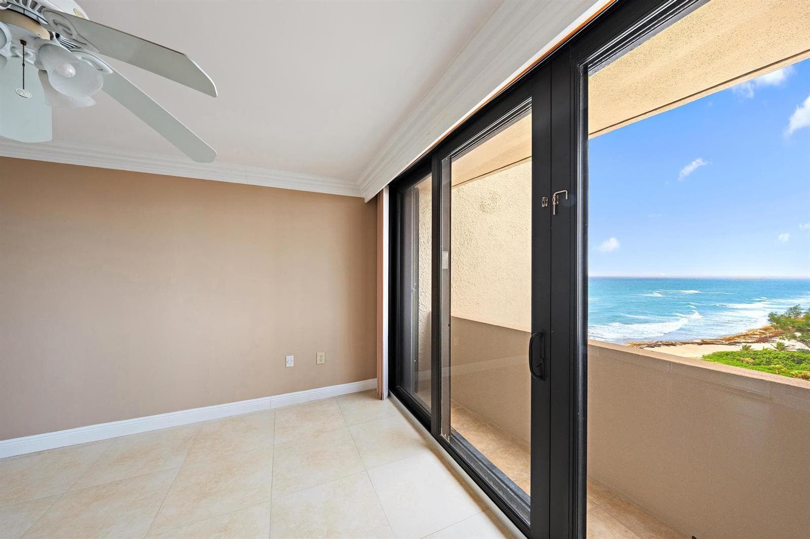4200 N Ocean Drive 1-1404 photo 12