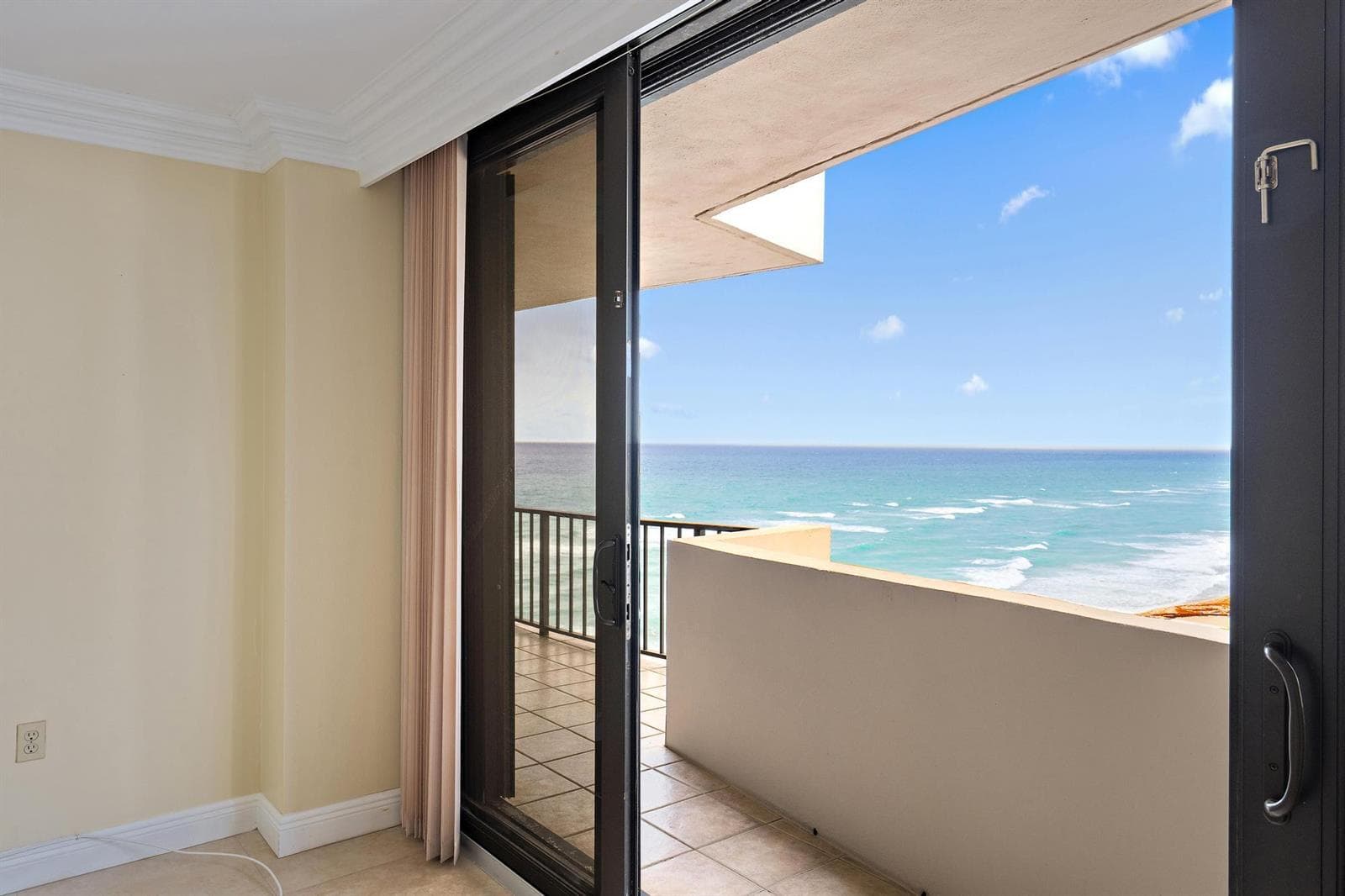 4200 N Ocean Drive 1-1404 photo 10
