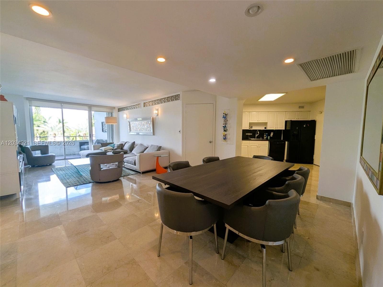 5161 Collins Ave 518 photo 2