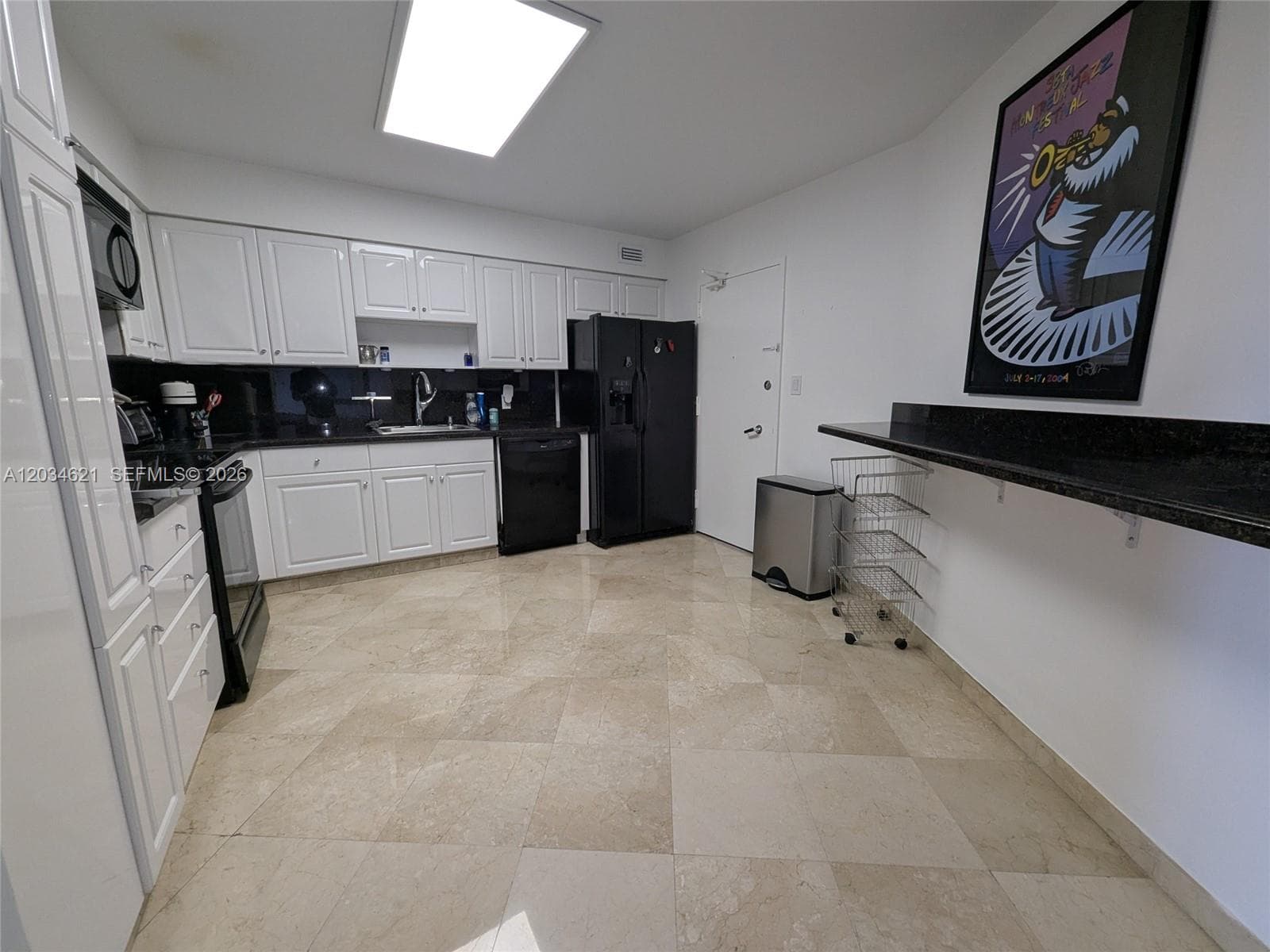 5161 Collins Ave 518 photo 4