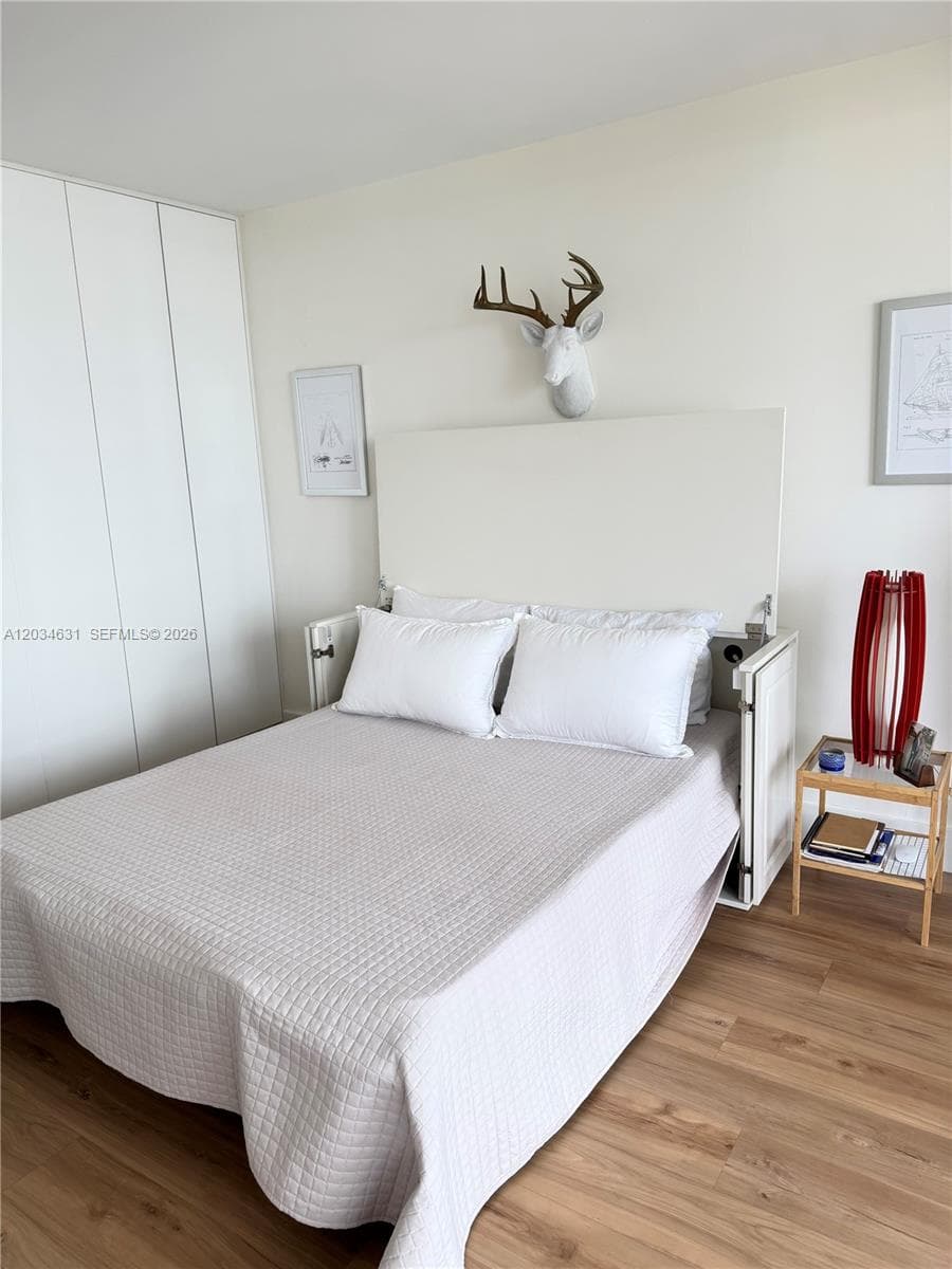 1925 Brickell Ave 2011 photo 17