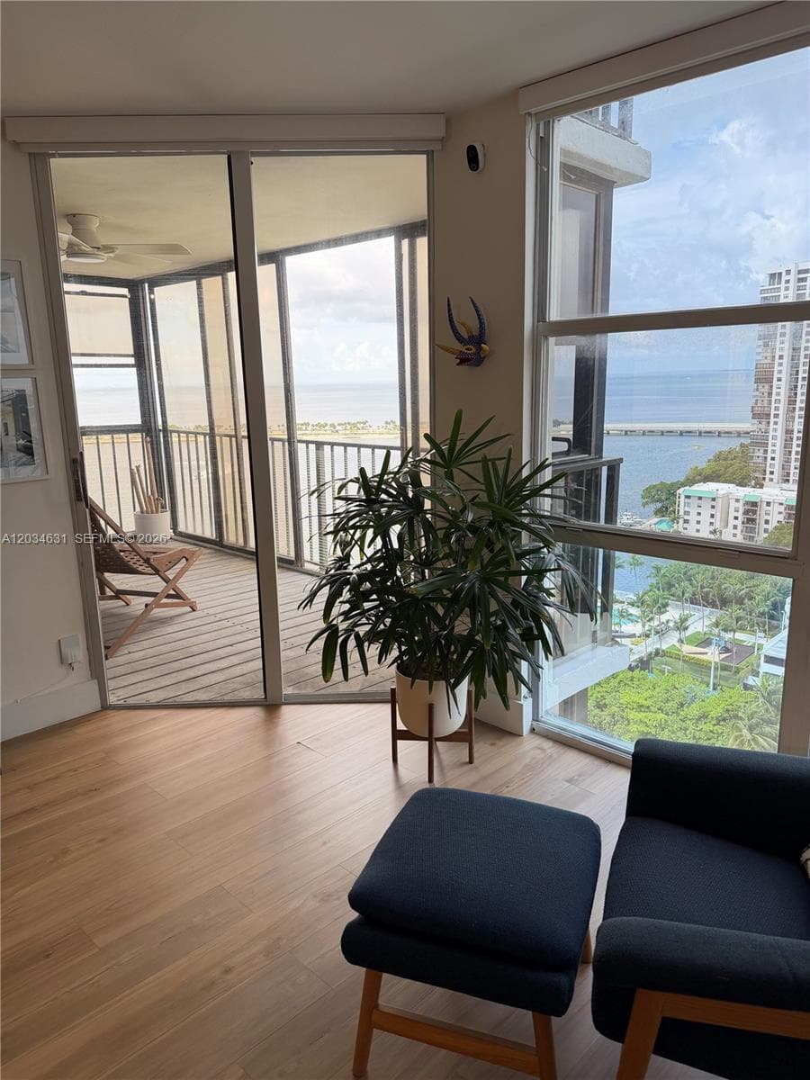 1925 Brickell Ave 2011 photo 7