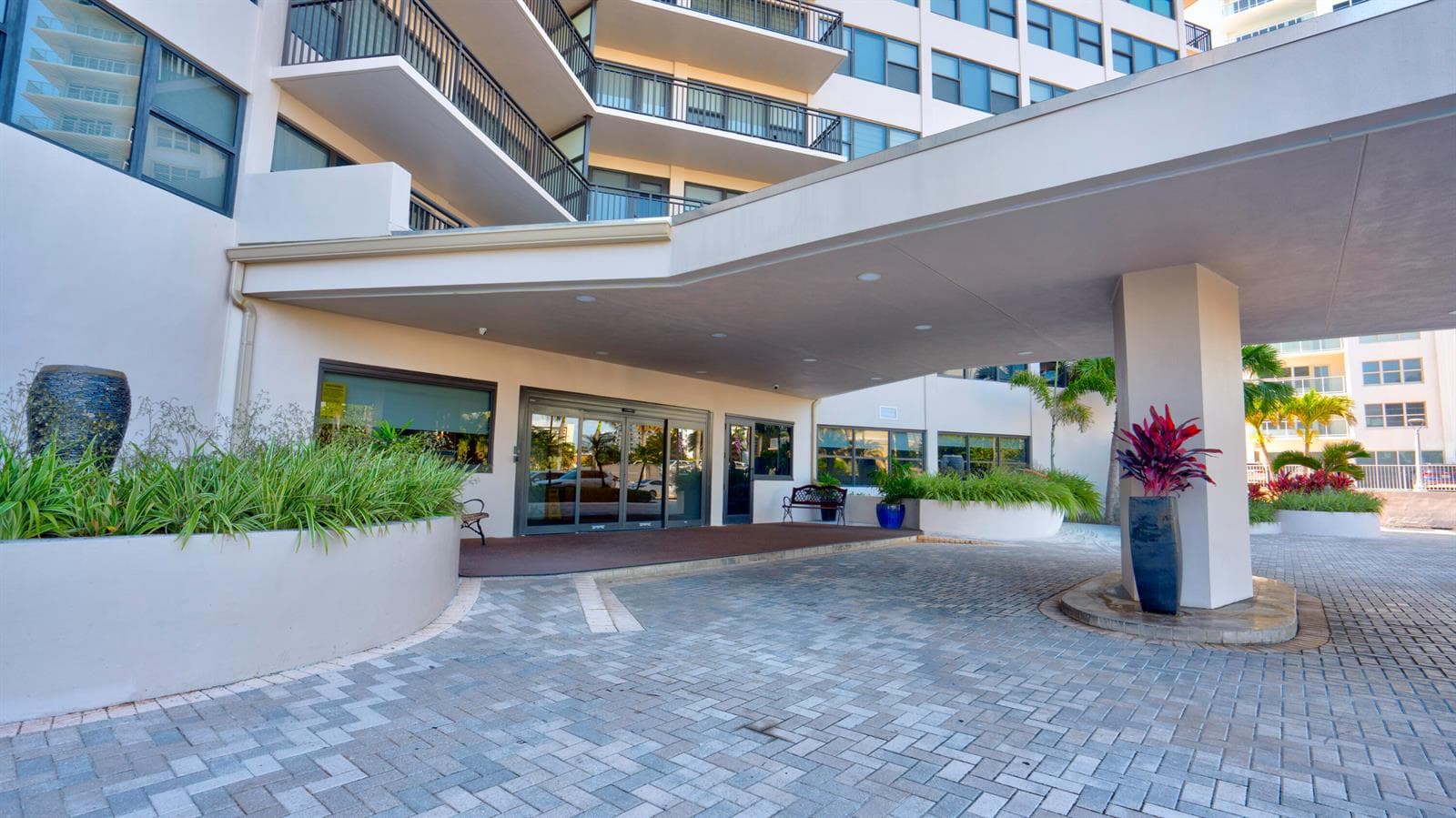 3800 Galt Ocean Drive 515 photo 9
