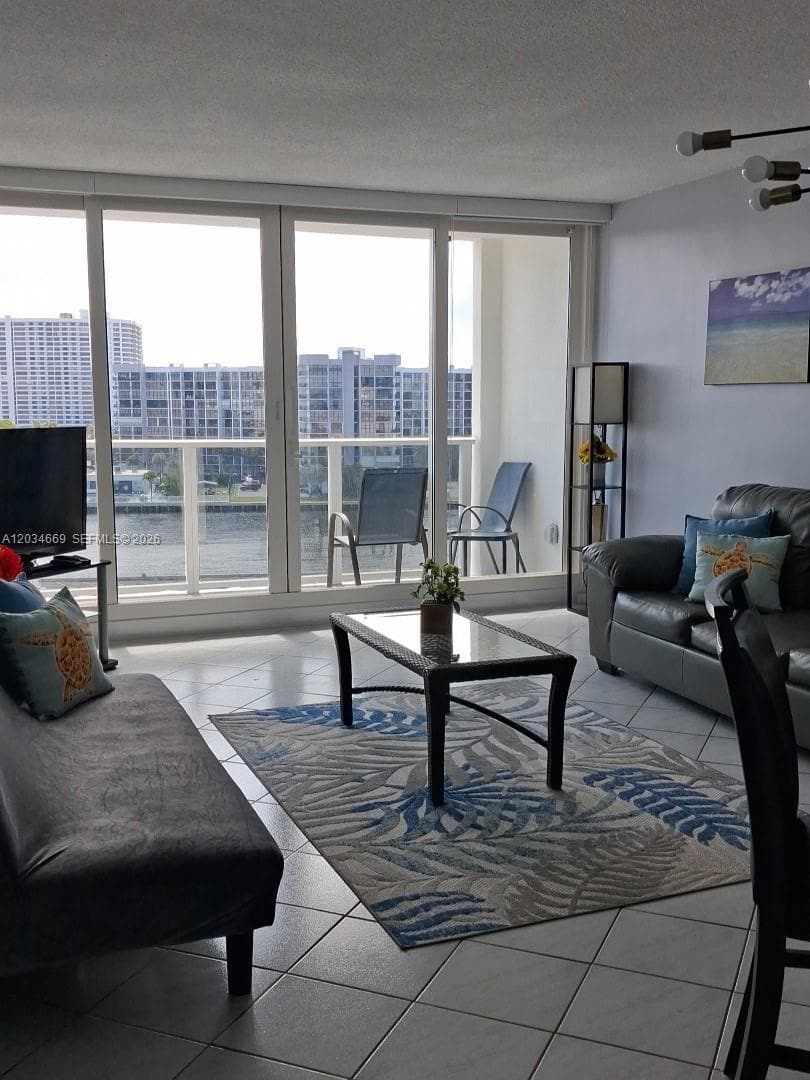 3505 S Ocean Dr 704 photo 6