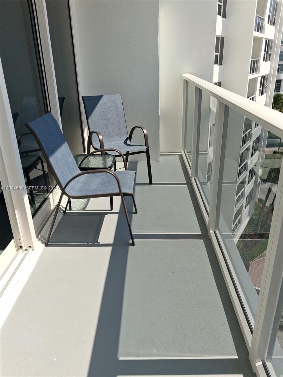 3505 S Ocean Dr 704 photo 5