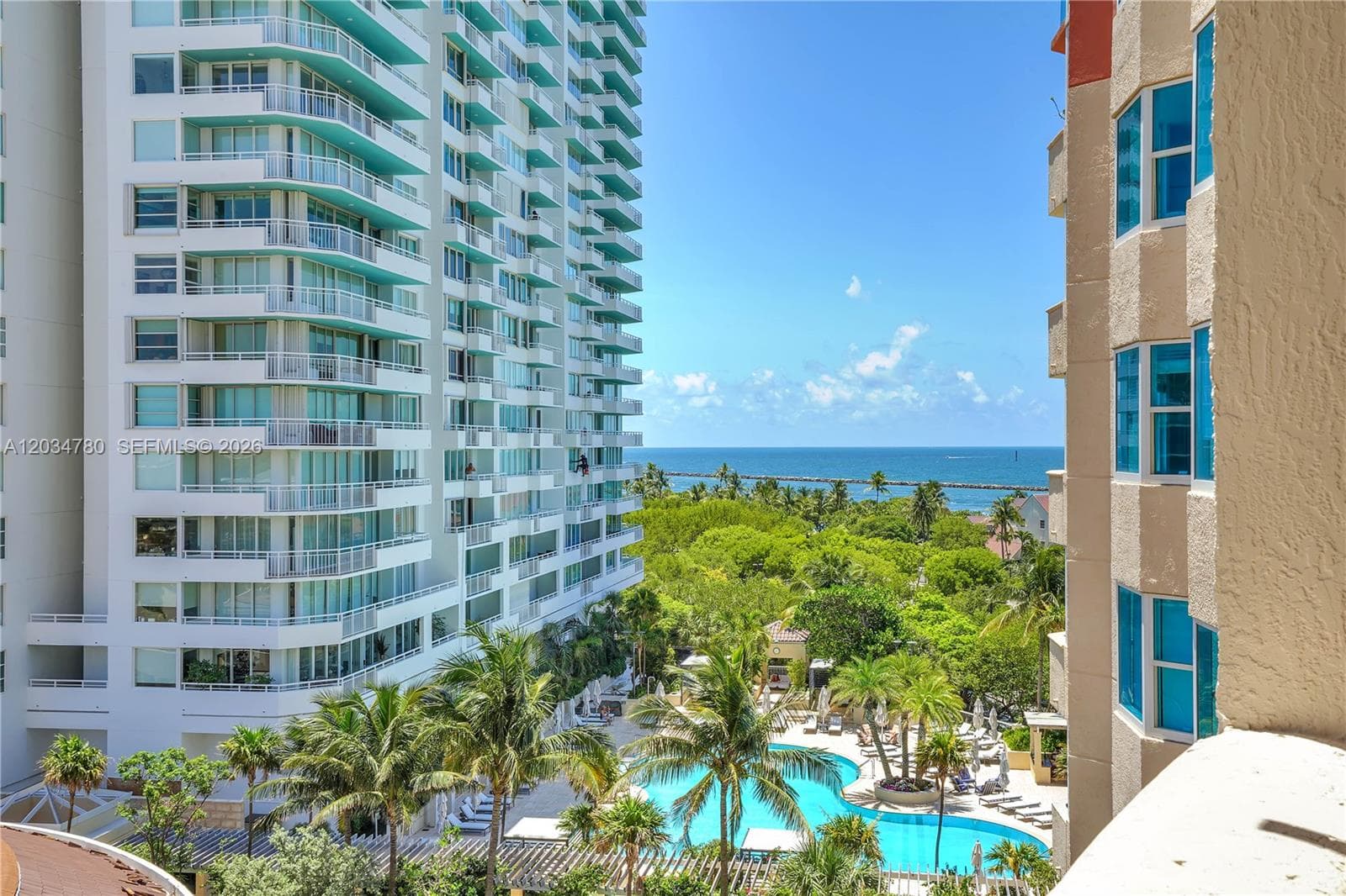 300 S POINTE DR 809 photo 23
