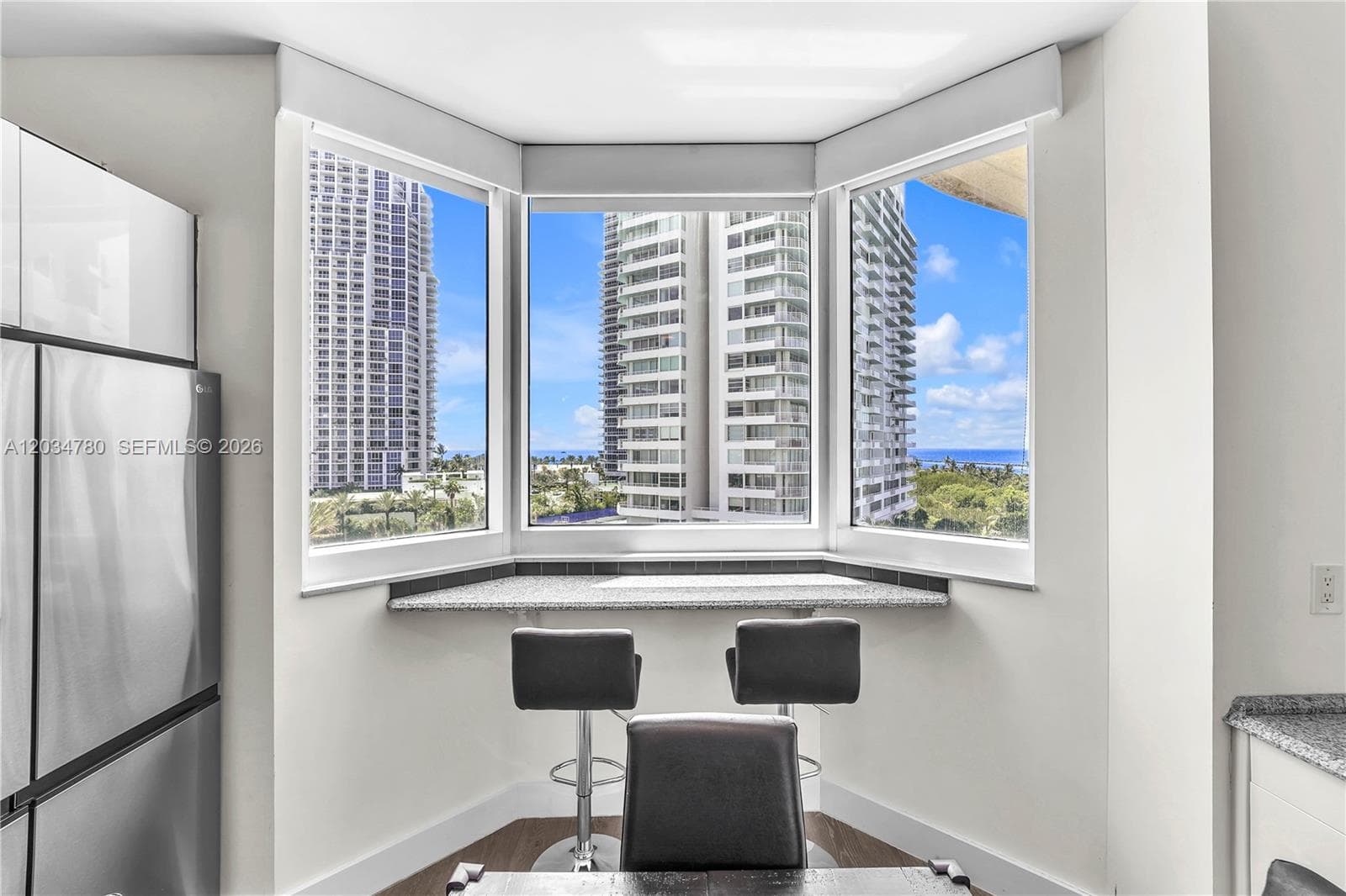 300 S POINTE DR 809 photo 13