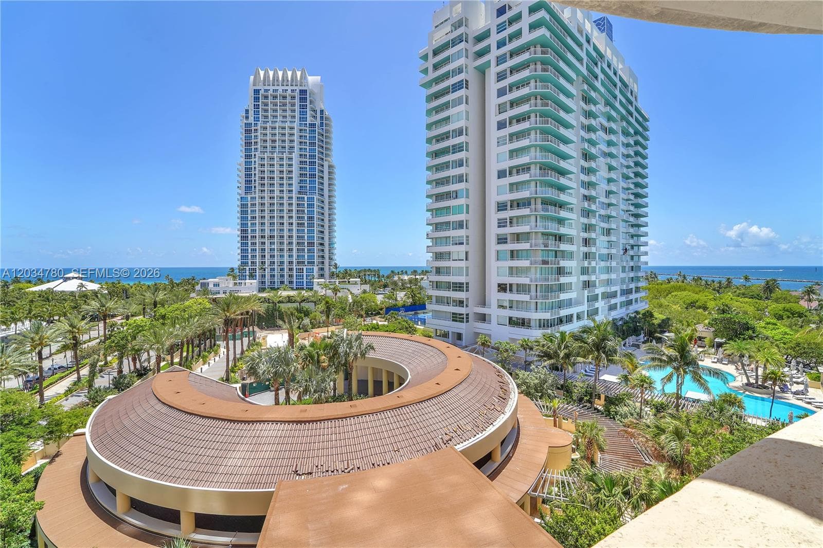 300 S POINTE DR 809 photo 25