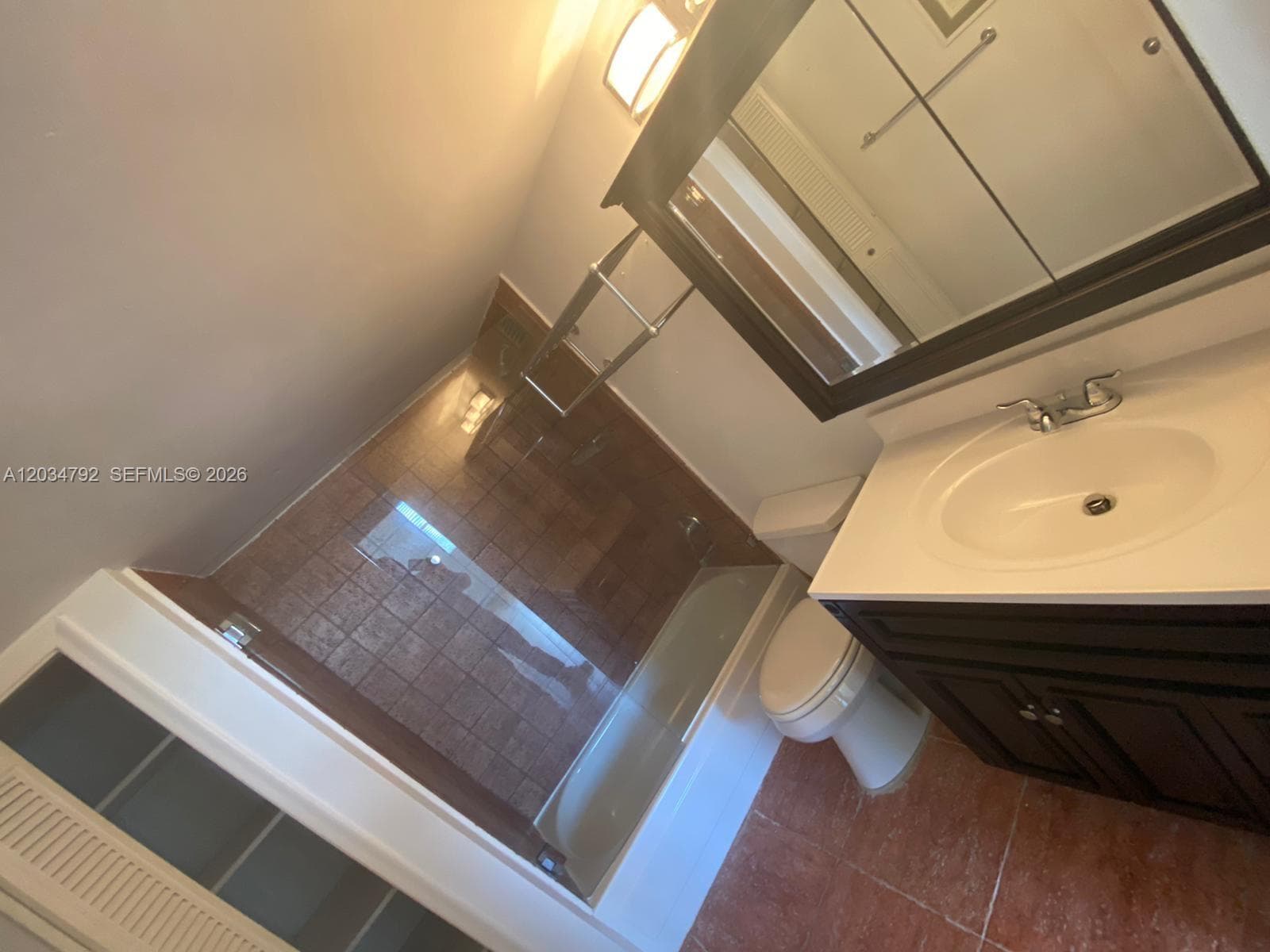 2450 NE 135th St 1012 photo 13