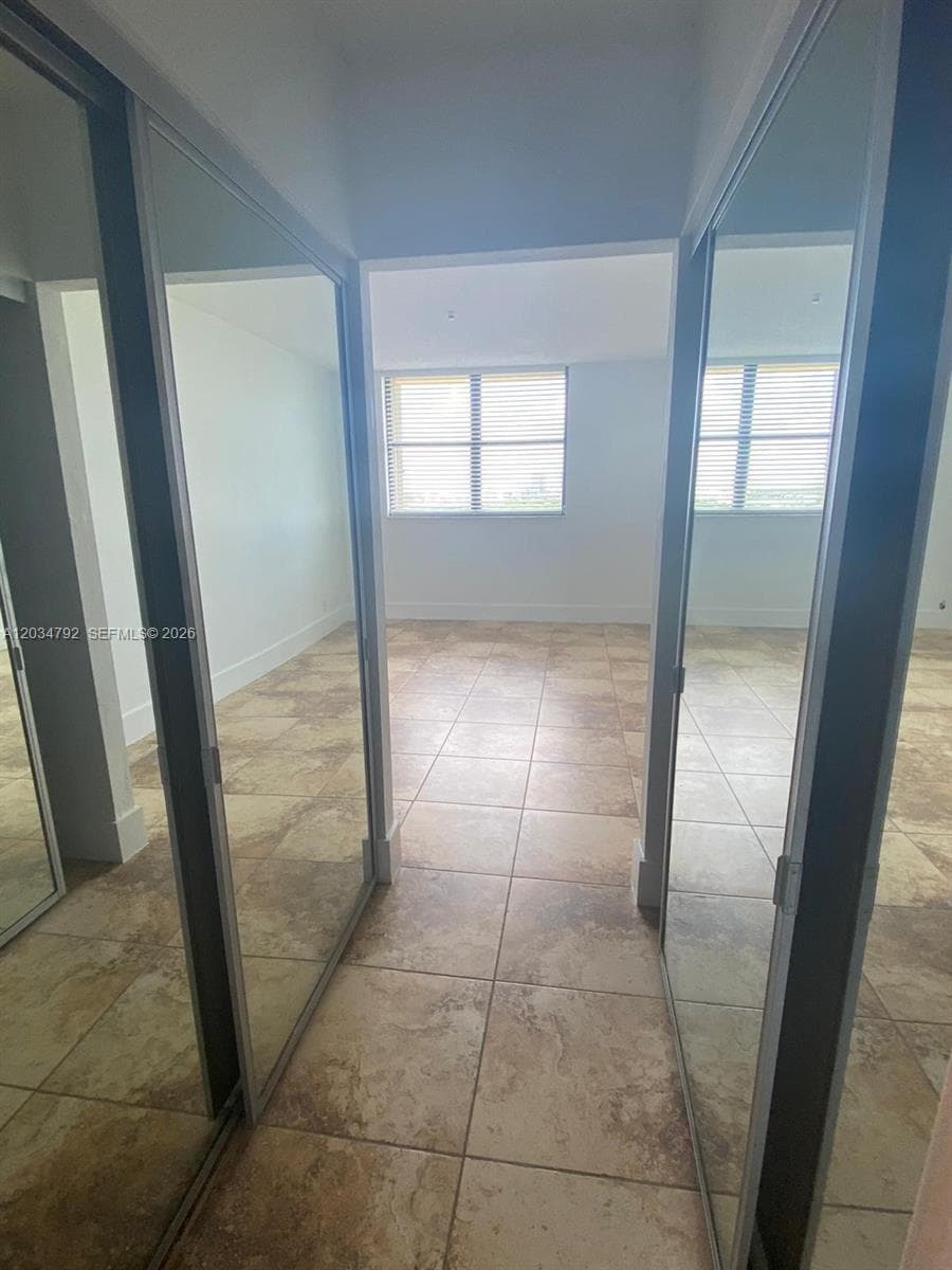 2450 NE 135th St 1012 photo 17