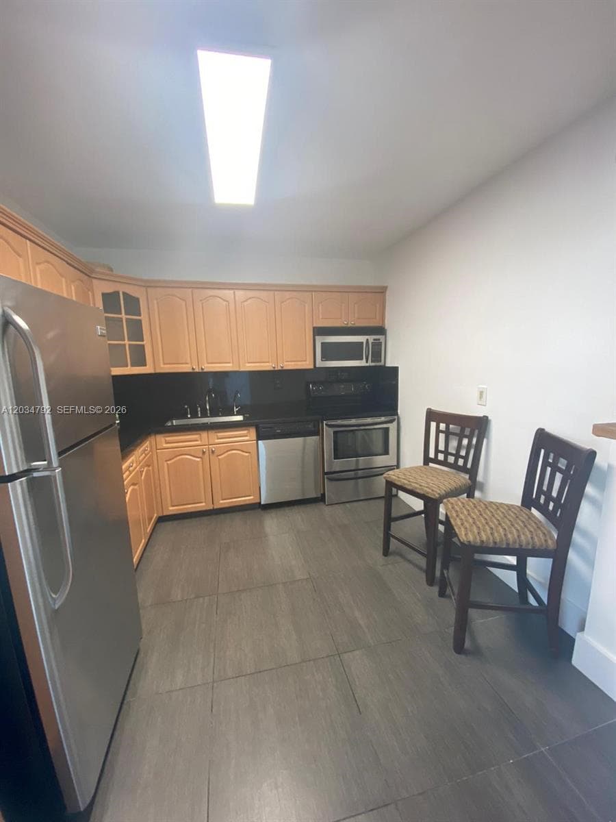 2450 NE 135th St 1012 photo 10