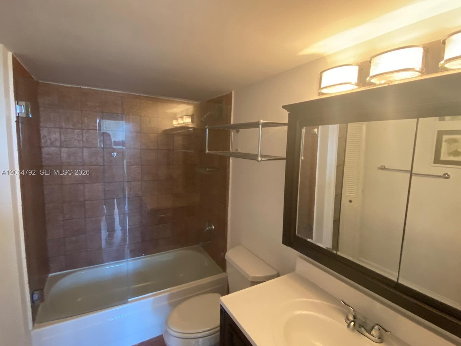2450 NE 135th St 1012 photo 14