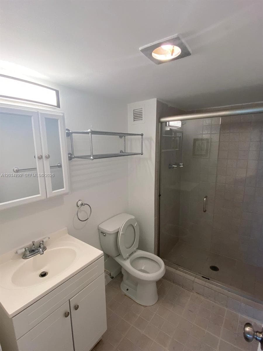 2450 NE 135th St 1012 photo 11