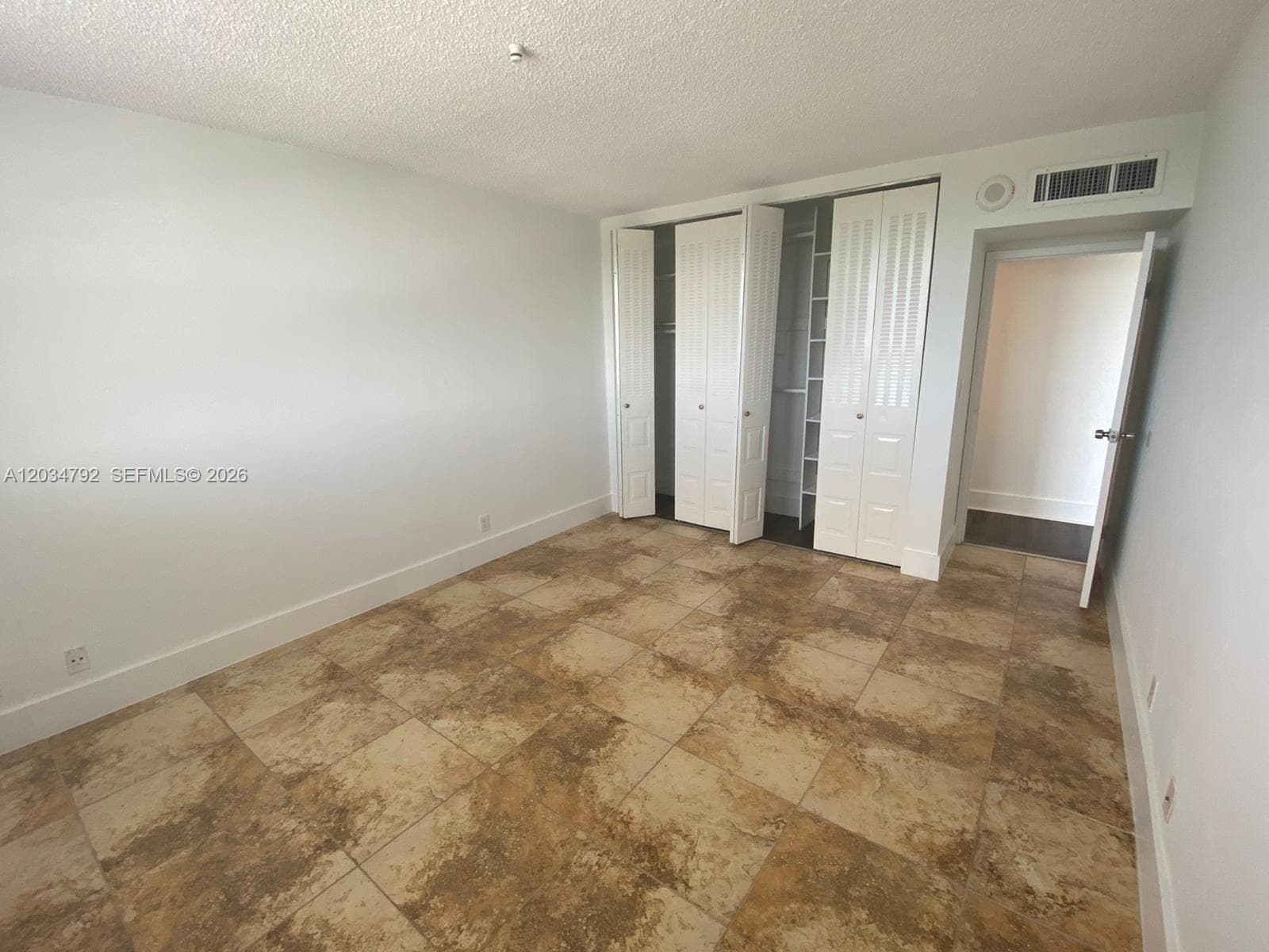 2450 NE 135th St 1012 photo 8