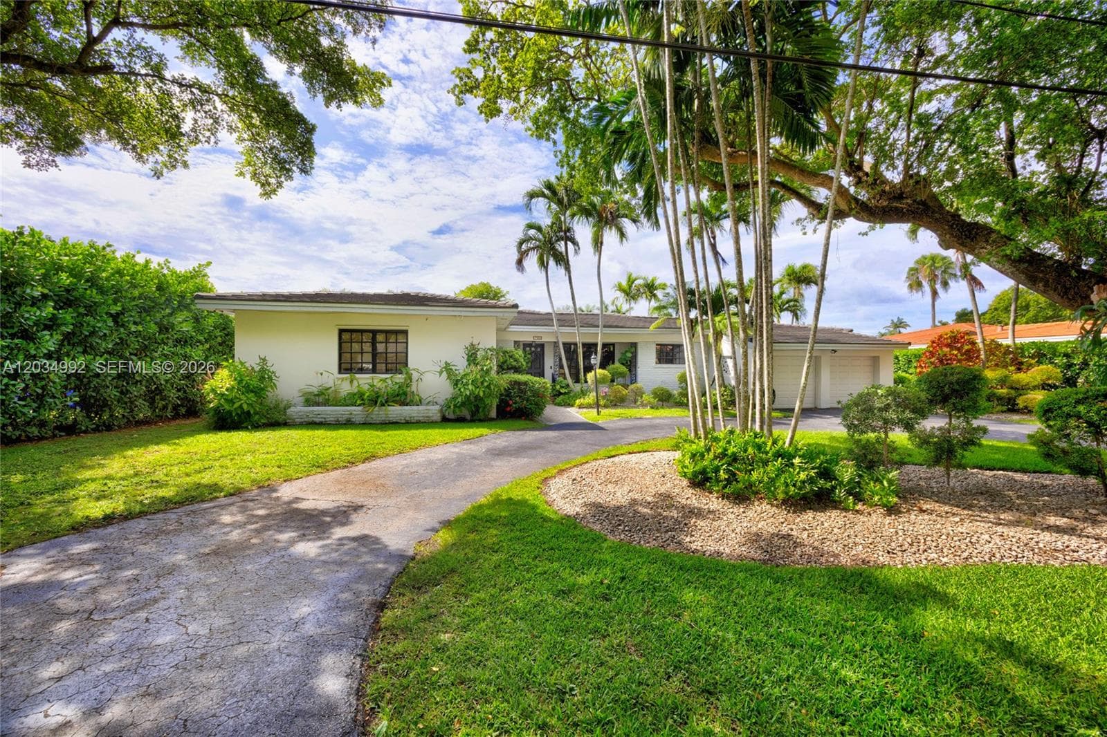 740 Jeronimo Dr photo 1
