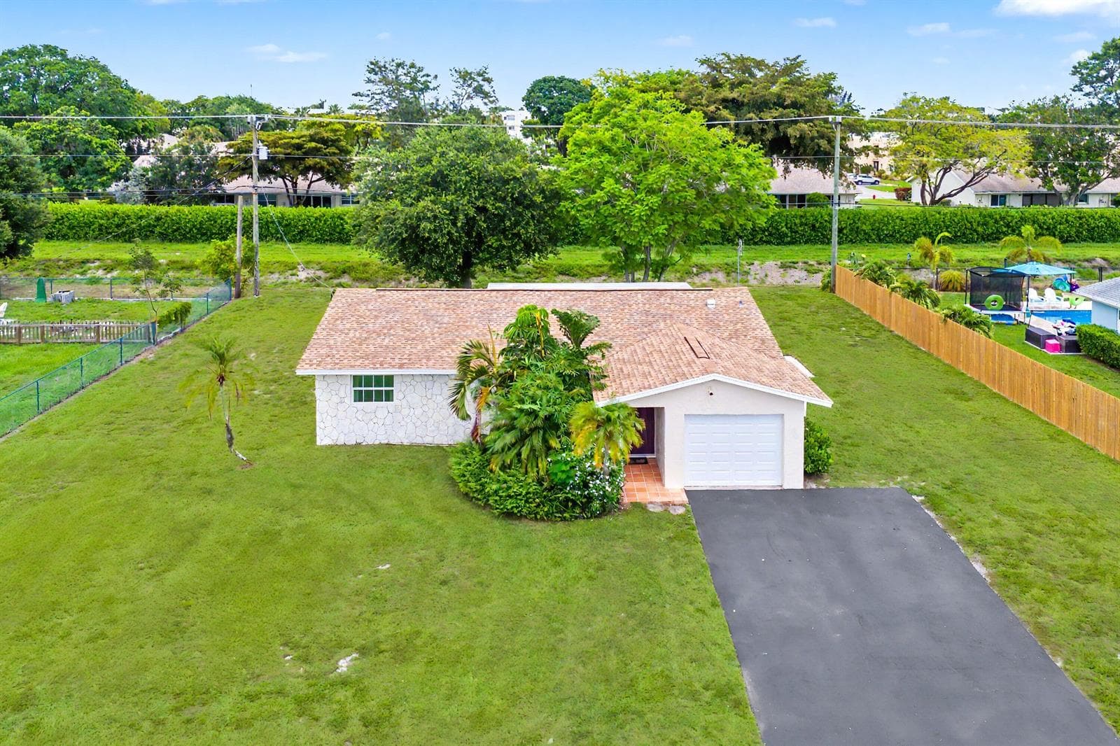 3150 Pinehurst Drive photo 3
