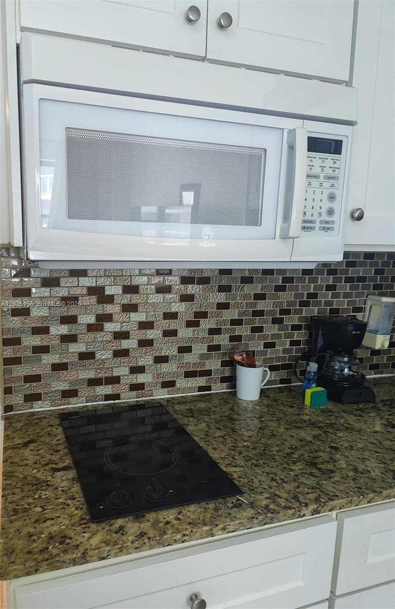 6345 Collins Ave 830 photo 7