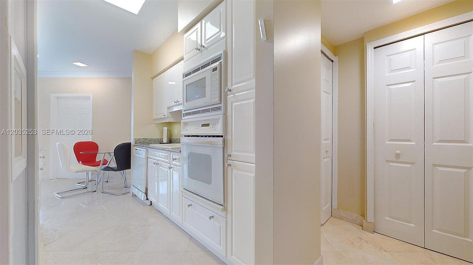 4779 Collins Ave 2708 photo 22